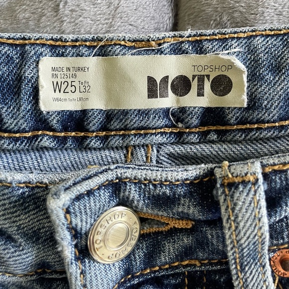 Topshop Moto Straight Leg Jeans - Picture 5 of 6